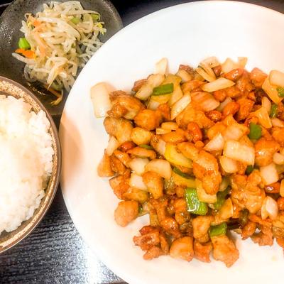 鶏肉とピーナッツ炒め定食