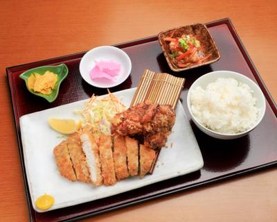 ロースカツ唐揚げ弁当