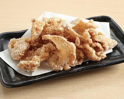 F-1120】とり皮(特製スパイス)Deep-Fried Chicken Skins (Specially Made Spice)