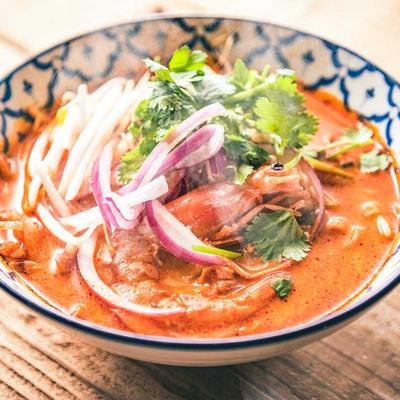 濃厚エビスープのトムヤムラーメン Flavorful Shrimp Soup & Tom Yum Ramen