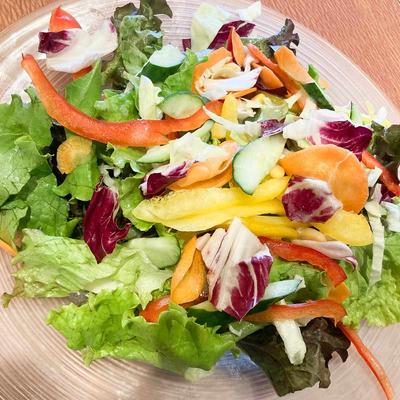 新鮮彩り野菜のサラダ