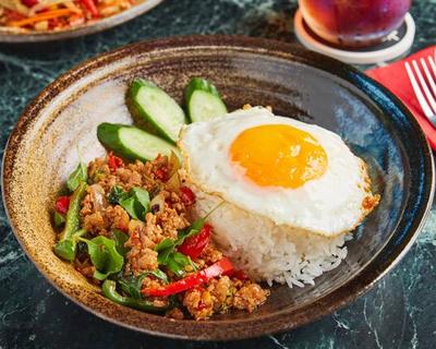 ガパオライス(チキン) +/ Ga-Pao Rice with Chicken※画像はイメージです。