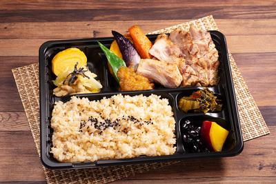 桜山豚網焼き弁当(麦味噌ソース)