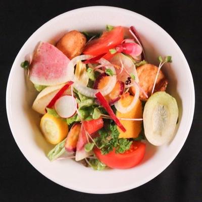 10品目の野菜たっぷりサラダ