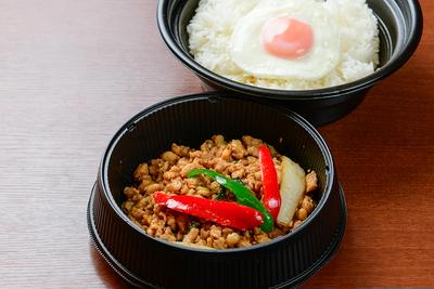 メガガパオ丼！！！目玉焼き乗せ  Mega Gapao Bowl！ ！ ！fried egg on top