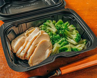 【たんぱく質35.1g】低温調理した鶏むね肉とブロッコリー(鶏むね100g)