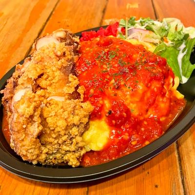 唐揚げトマトオムライス