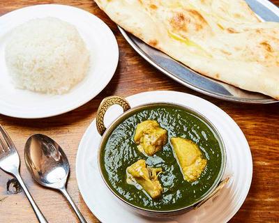 ほうれん草とチキンカレーライス又はナン付 Spinach & Chicken Curry with Rice or Naan
