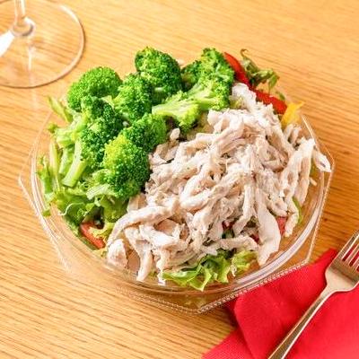 鶏胸肉とブロッコリーの高タンパク低糖質サラダ