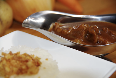 たっぷり旨トロ牛すじカレー