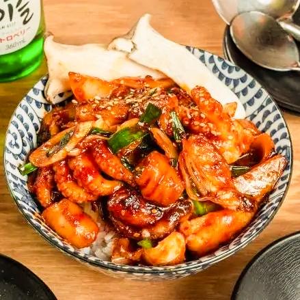 新大久保韓国横丁 第一食堂 イイダコホルモン丼