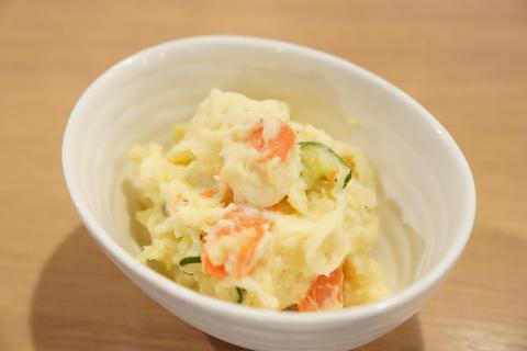 中野新橋ホルモン良ちゃん ポテトサラダ