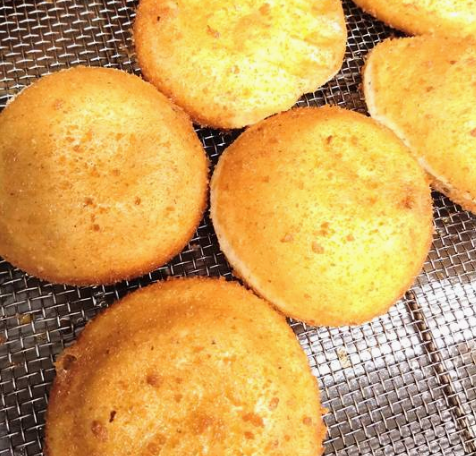 ダズンフォー 沖縄豚肉の中華ミートパン1個