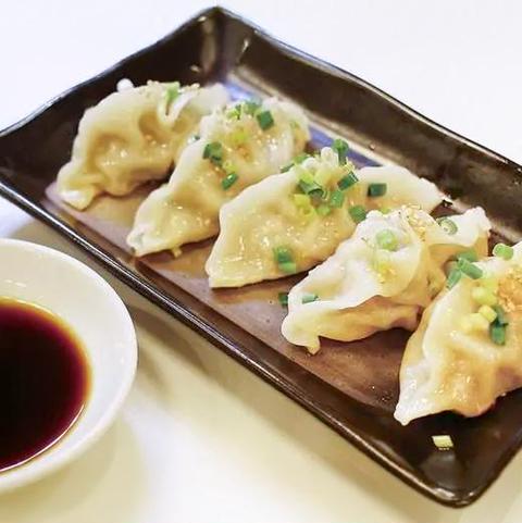台湾菜館 弘城 台湾焼き餃子(5個)Taiwanese fried dumplings (5 pieces)