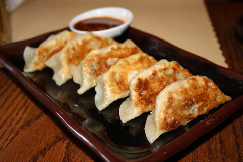 鉄板焼きの極 餃子(6個)