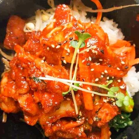 韓国家庭料理 小屋 タッカルビビビンバ