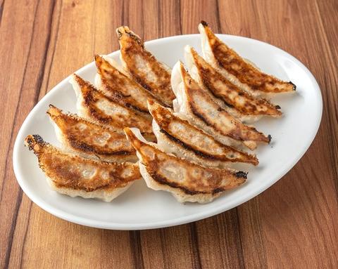 餃子食堂マルケン 西宮北口店 マルケン焼餃子(10個) Maruken Grilled Gyoza Dumplings (10 Pieces)