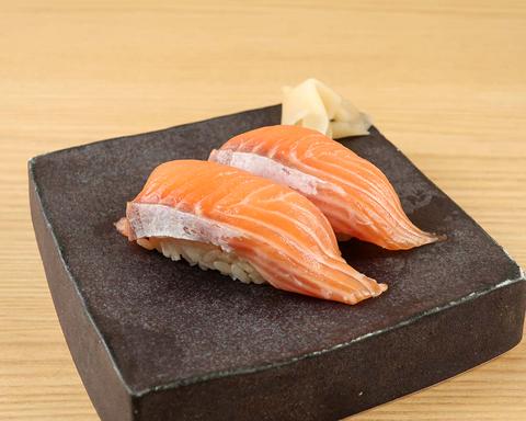 鮨・酒・肴 杉玉 大和田 生サーモン2貫