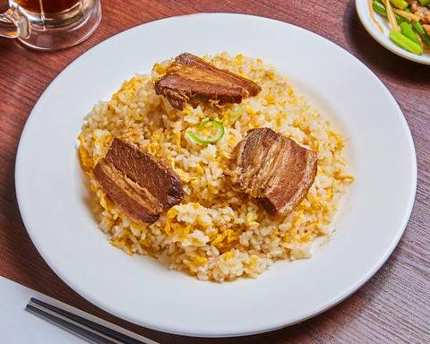 お弁当とお惣菜の玉仙楼 角煮チャーハン Cubed Meat Fried Rice