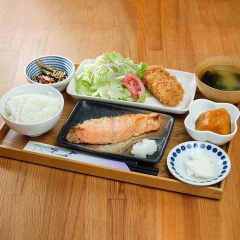 アバズカフェ 焼き魚定食 銀しゃけ塩こうじ漬け