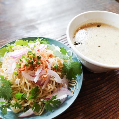 Cafe POKAPOKA グリーンカレーつけ麺