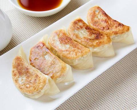 千客万来白馬 白馬の肉焼餃子 HAKUBA's Grilled Meat Gyoza Dumplings 