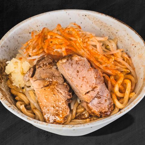 油そば 豚魂 扇店 HOT！激辛油そば(肉80g 麺220g) Hot！ Very Spicy Oil Soba(80g of meat, 220g of noodles)