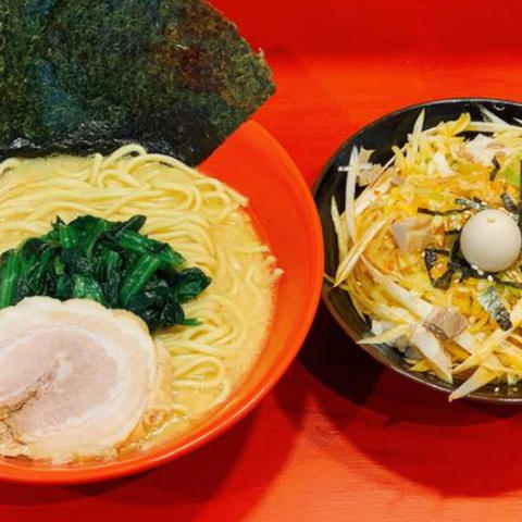 横浜家系ラーメン赤家 梅島店 ラーメン +辛ネギチャ丼