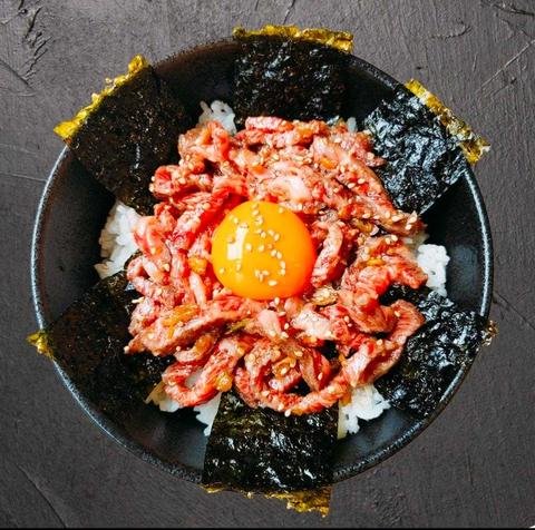 肉ぞう 【人気No.1】ユッケ風和牛丼