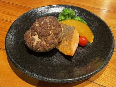 筋肉食堂 銀座コリドー店 New・牛赤身ハンバーグ(弁当)