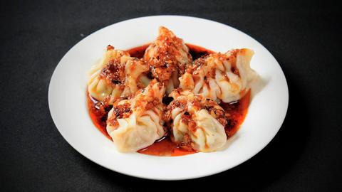 本格四川料理 聚友楼 四川風タレ付き水餃子 川味水子Sichuan-style Dumplings with Sauce