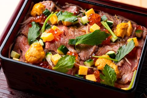 SUKIYAKI 六松 六本木店 和牛ばらちらし弁当