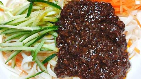 蒸蒸屋 北京ジャージャー麺【夏季限定】