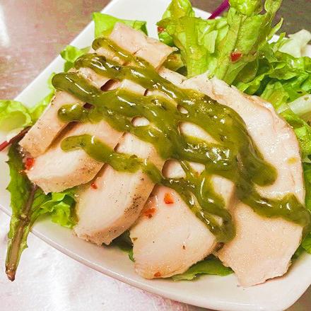 低温調理肉専門店 めし処 健やか バジルチキンのイタリアンサラダ