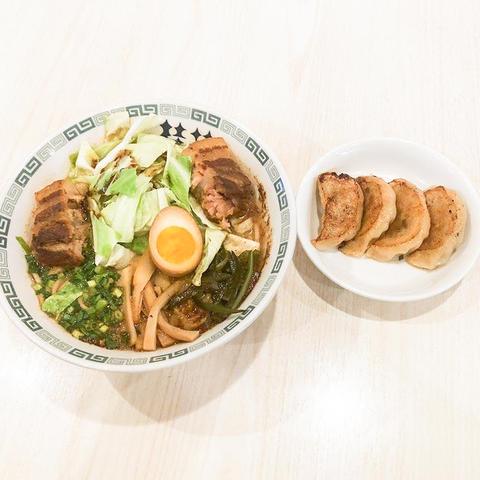 熊本桂花ラーメン新宿西口店 太肉麺(ターローメン)と餃子セット