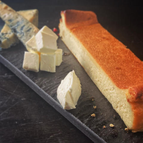 BAR×SWEETS ゴルゴンゾーラの大人チーズケーキバー【冷凍商品】
