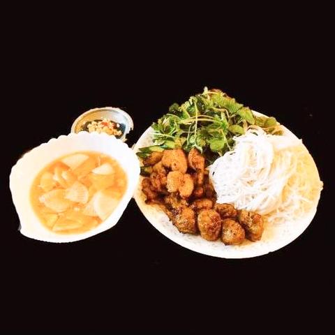 OKCOFFEE 焼肉ブンチャー Grilled Pork and Rice Vermicelli