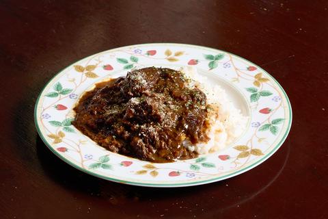 おでん 煮沁む～NISHIMU 牛すじトロトロ ブラックカレー