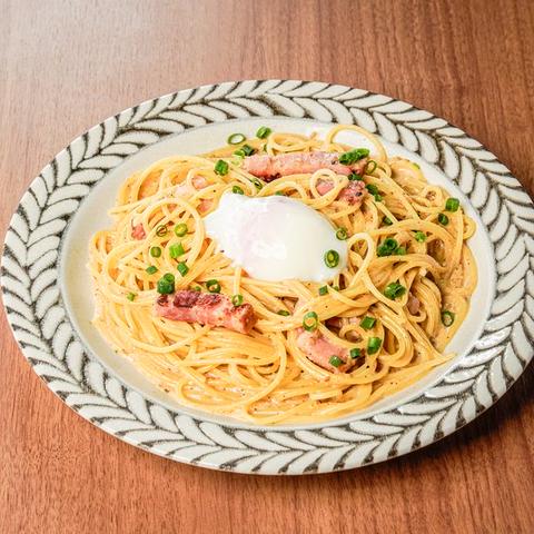 パスタmama 曳舟店 黒七味のスパイシーカルボナーラ～温玉のせ～