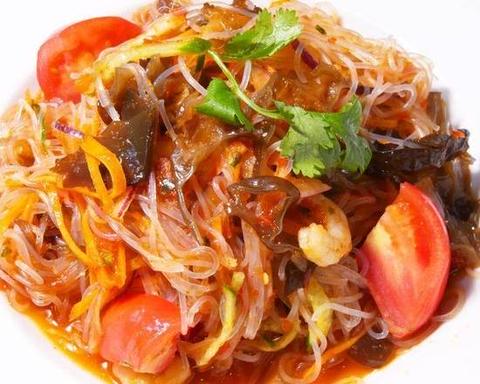 アジアンインディアンレストラン ニューサラティー ASIAN INDIAN RESTAURANT NEW SARATHI タイの春雨サラダ Tai Harusame salad
