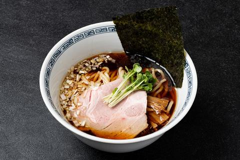 稲荷屋 醤油らーめん(太麺)