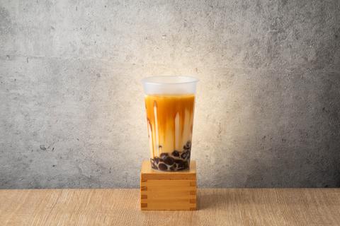 わらび餅茶屋 蕨駅前店 きなこラテ(黒蜜×黒糖わらび餅)