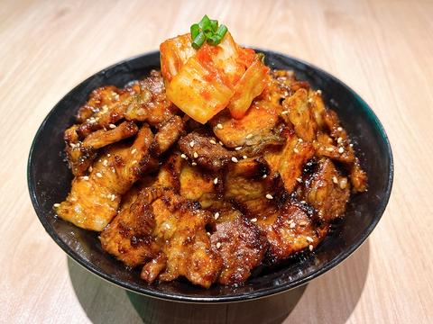 豚丼専門店 会心の肉撃 総本店 【人気No1】会心の豚バラ丼(肉180g)Pork belly rice bowl (180g of meat)