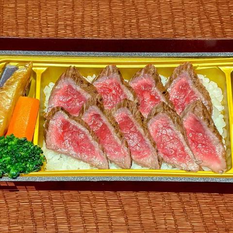 はかたの桜華 中洲本店 国産厳選ステーキ重(赤身80g)