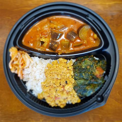 インドカリーふんだりけ 3種盛サンバル・パーラク・キーマ弁当