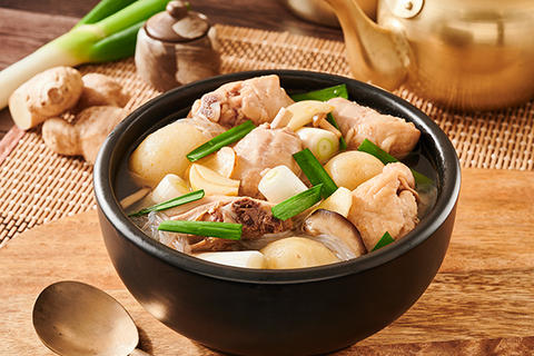 タッカンマリ TORIMARU 上戸田4丁目店 【濃厚な鶏の旨味鍋】タッカンマリ
