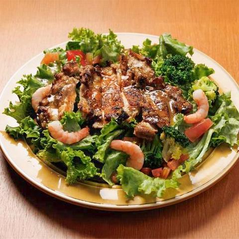 ペリペリチキン＆チキンバーガー ファイヤーチキン 菊川店 Fire Chicken チキンサラダプレート