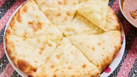 スワガット チーズナン Cheese Naan