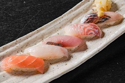 沼津港直送 寿司まるがまる 【人気No.1】まるがまる地魚5貫盛り合わせ