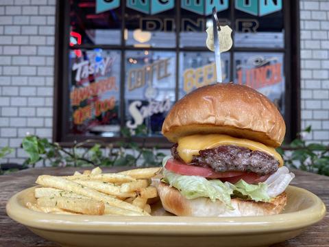 創業21年プレミアムバーガーの店 UNCHAIN DINER チーズバーガー【CHEESE BURGER】